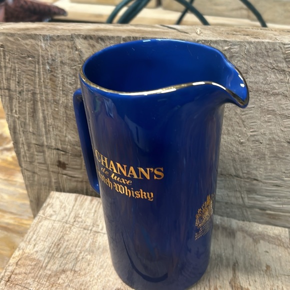 VINTAGE BUCHANAN’S DE LUXE SCOTCH WHISKY PITCHER 24 GOLD LETTERING. - Picture 3 of 9